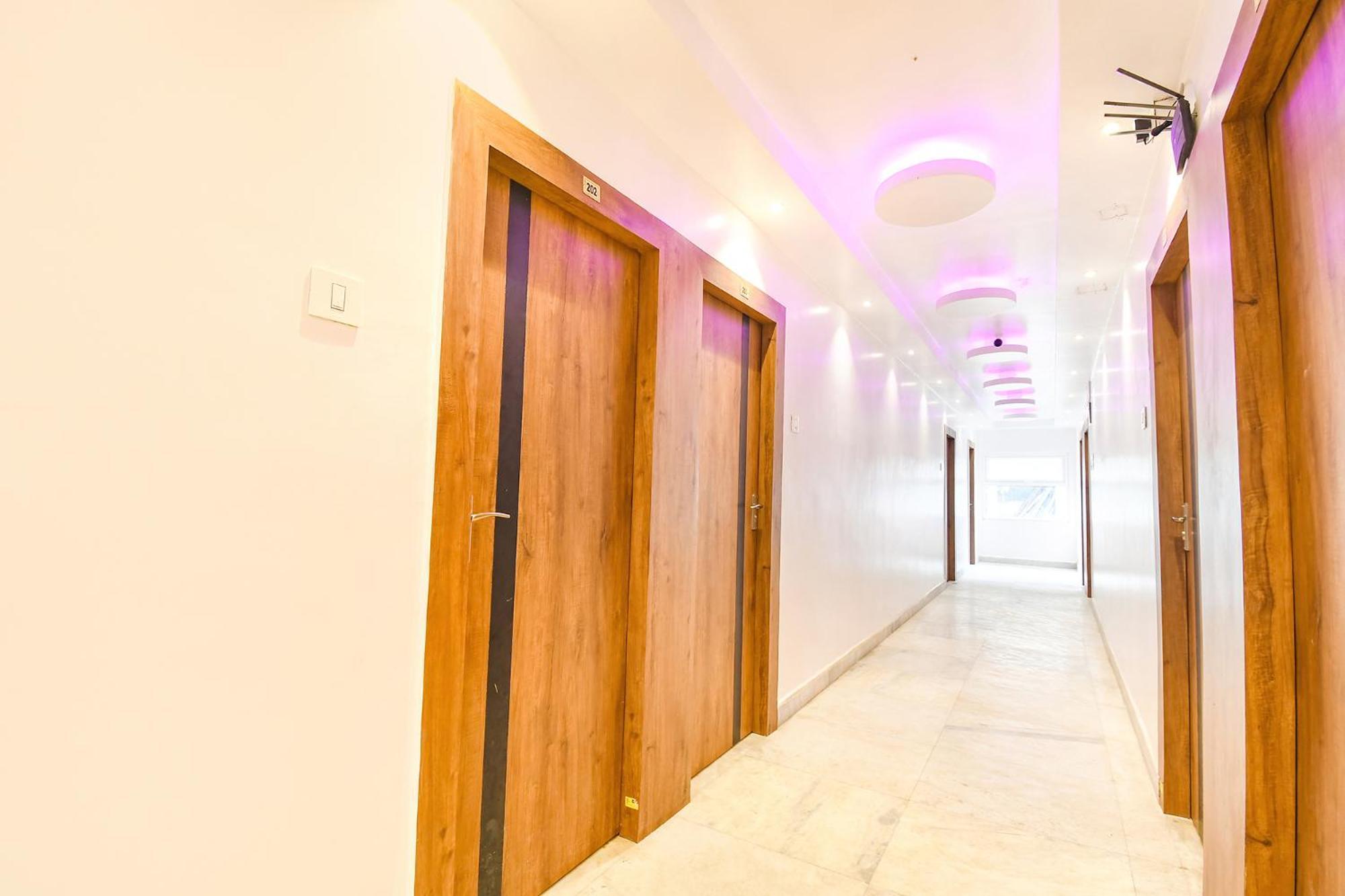 Fabhotel Prime The Golden Plaza - Nr Tarapith Temple Exterior photo